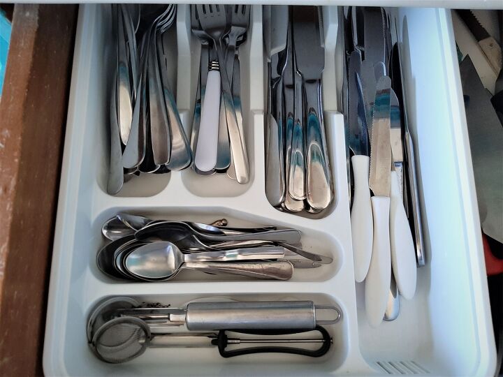 kitchen utensils in a drawer