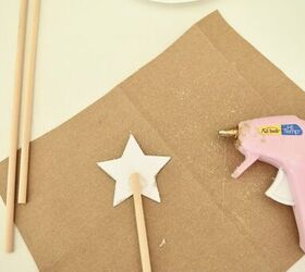 diy varitas de estrellas para el 4 de julio, Sujeta la clavija a la estrella