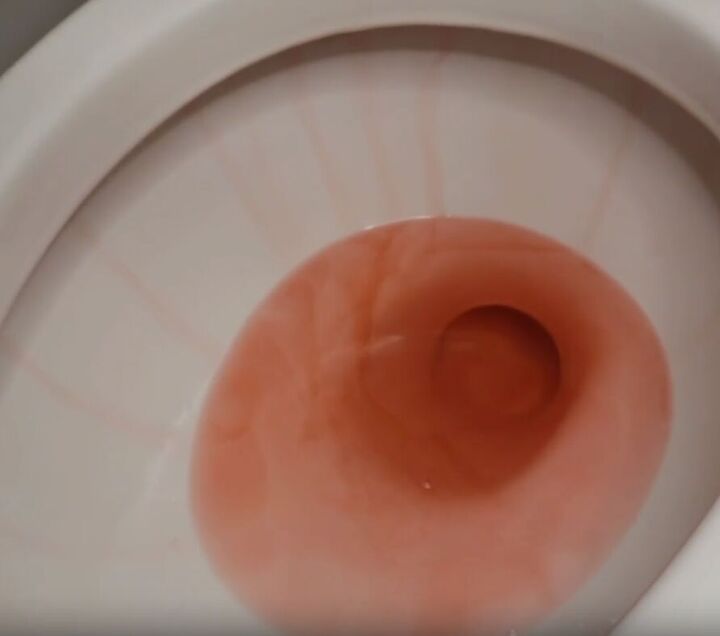 toilet cleaning hacks, Add Kool Aid to the toilet tank to check for leaks