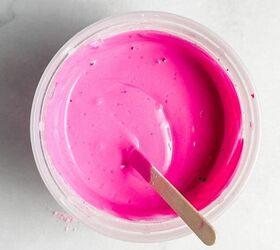 diy mini tablas de queso de yeso, escayola mezclada con pigmento rosa en polvo y agua