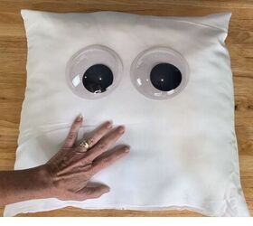 DIY ghost pillow for Halloween