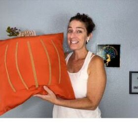 DIY pumpkin throw pillow for fall