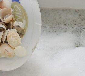 cmo hacer una corona de conchas de mar de bricolaje sentimental, Limpiando conchas