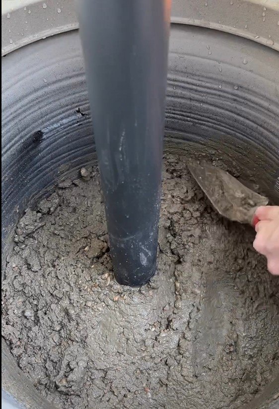 Setting the concrete