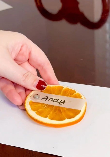 DIY orange place cards