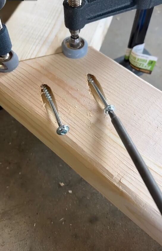 diy house bed, Screws at an angle