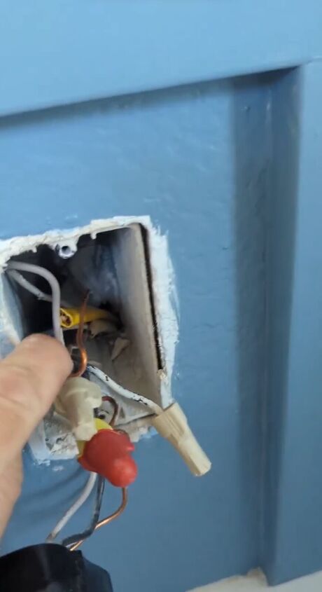 how to add an electrical outlet, Running the Romex Cable