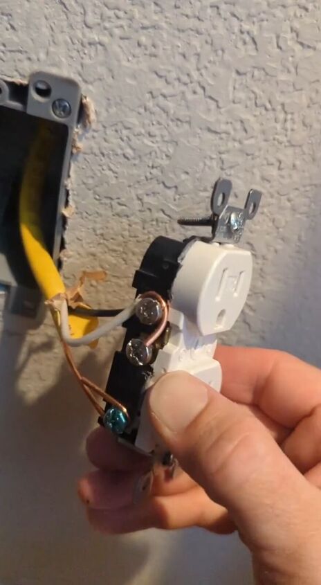 how to add an electrical outlet, Connecting the wires