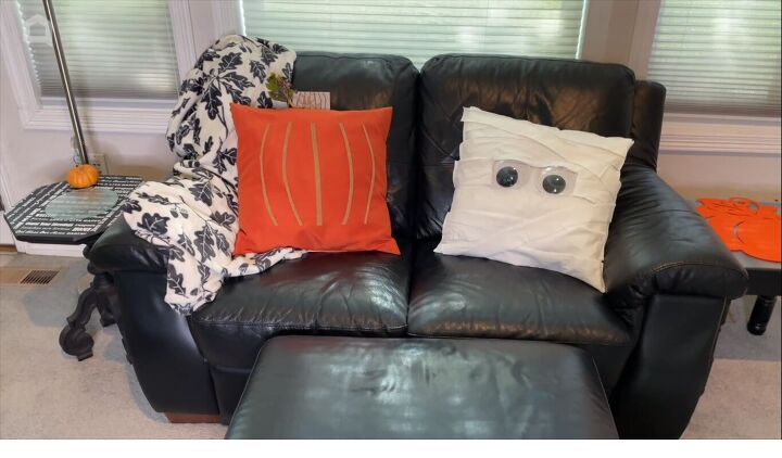 DIY throw pillows for Halloween and fall