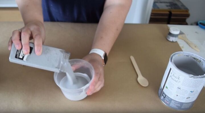 transform plastic plant pots, Concrete mixture mix the fine sand with gray paint