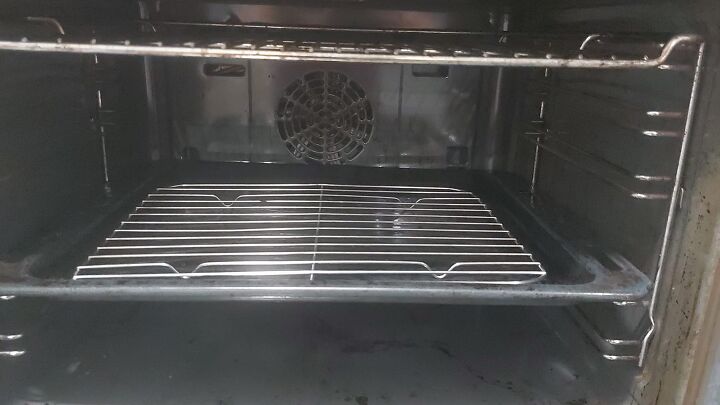 why does my oven smell when turned on