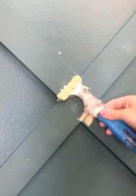 Applying wood filler