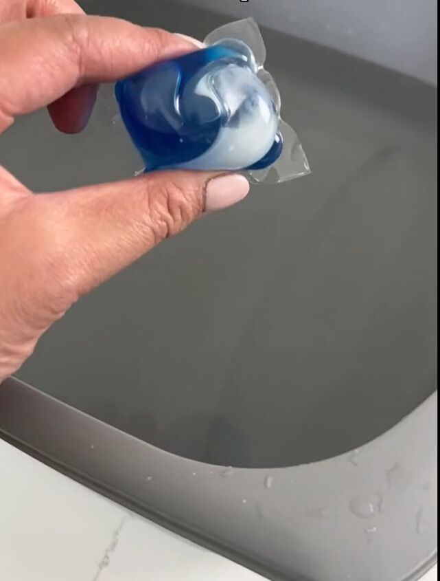 Making a cleaning solution
