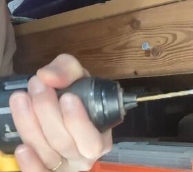 Power drill outlet to remove screws