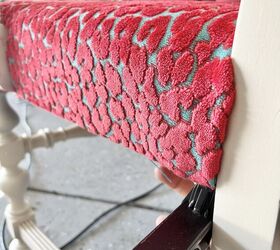 asiento chic makeover tapizado de asientos de sillas, tapiceria bricolaje asiento silla grapar la esquina trasera de una pieza de tela