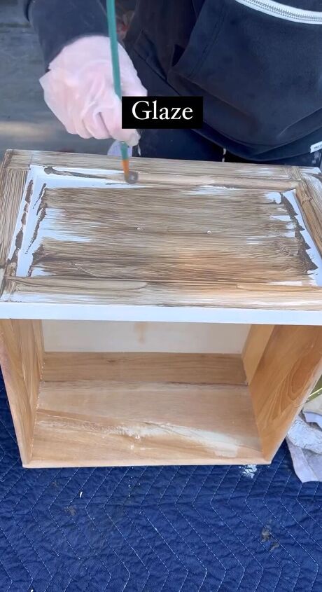 faux wood grain painting, Applying glaze with a brush