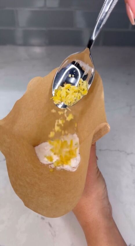 clean with lemon, Using lemon to deodorize a trash can