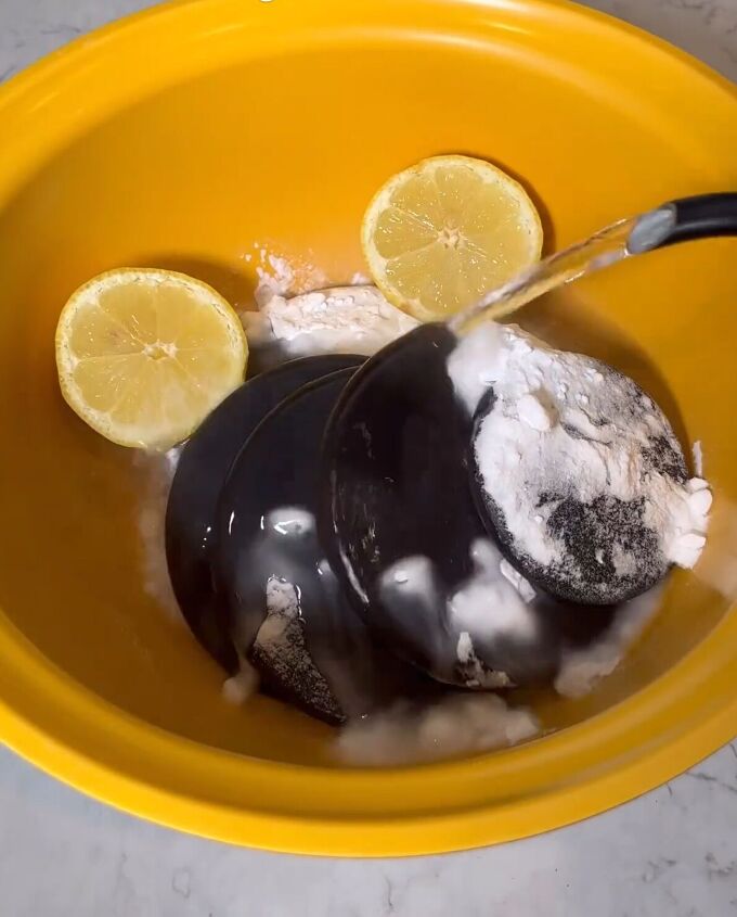 clean with lemon, Using lemon to clean grease off burner caps