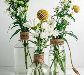 haz estos jarrones reciclados fciles y con estilo, jarrones colgantes reciclados llenos de flores