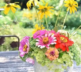 11 sencillos consejos para hacer arreglos florales por ti mismo, Arreglo floral de patio