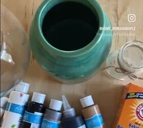 acrylic paint and baking soda vase, Tools and materials