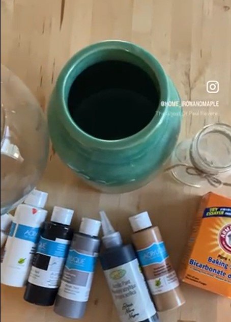 acrylic paint and baking soda vase, Tools and materials