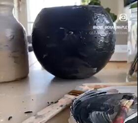 acrylic paint and baking soda vase, Applying paint