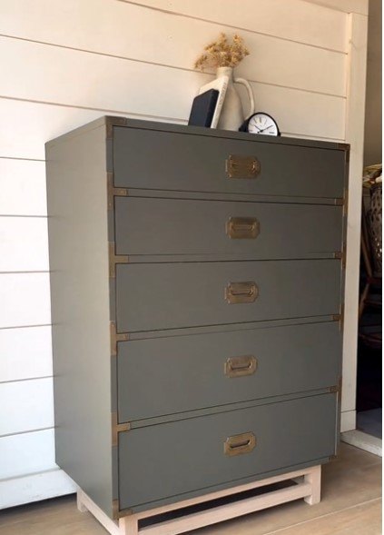 Chest of drawers makeover