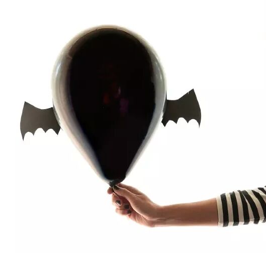 DIY bat balloon