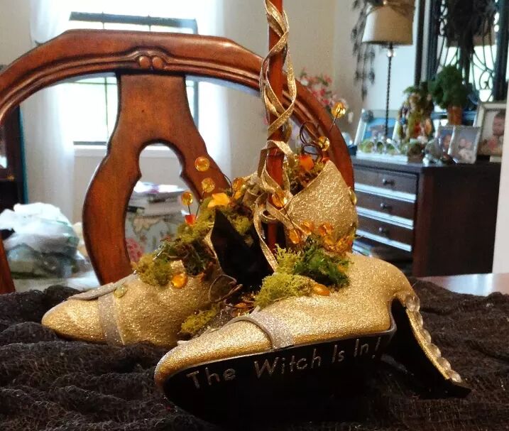Witch shoes centerpiece