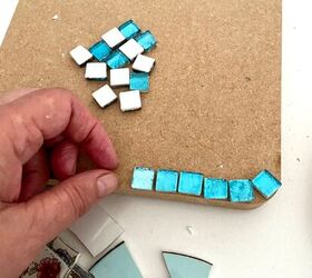 cmo hacer mosaicos con vajilla reciclada, Azulejos para el borde