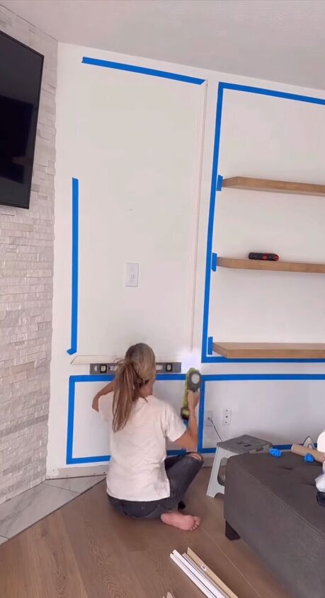 Using a level to space the moulding