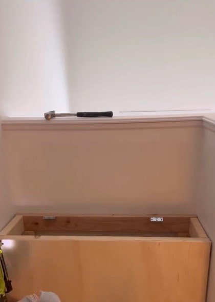 Installing the hinges