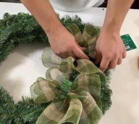 Arranging the mesh on the wreath