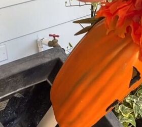 DIY pumpkin arch tutorial for Halloween porch