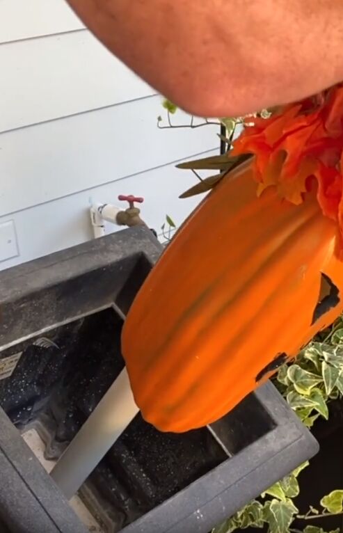 DIY pumpkin arch tutorial for Halloween porch