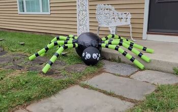 How to Make a DIY Giant Spider For Your Outdoor Halloween Decor