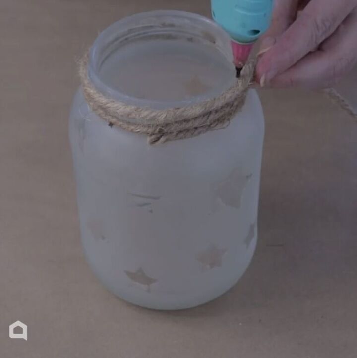 Gluing rope around the jar rim