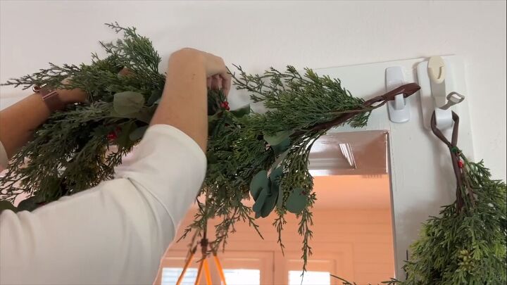 Attaching the horizontal garland