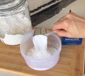 Mixing flour and baking soda together