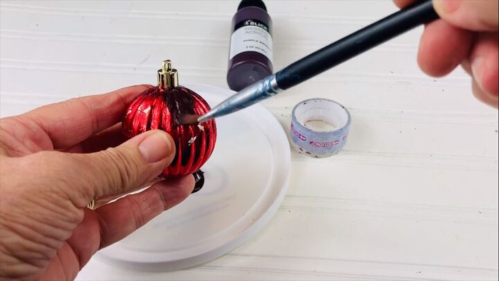 Painting the ornament matte black