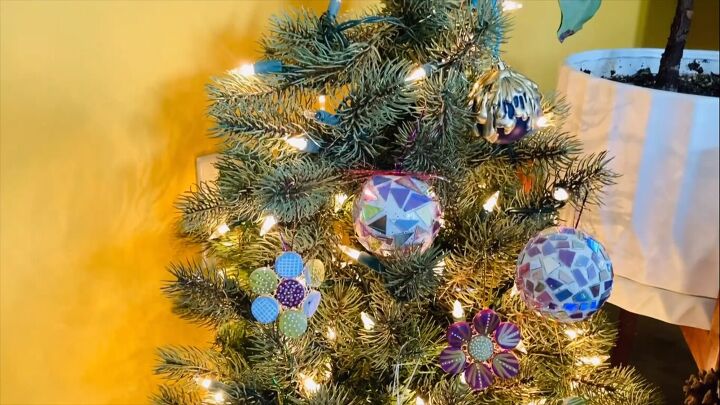 DIY Christmas ornaments on a tree
