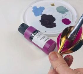 Painting alternating segments of an ornament purple