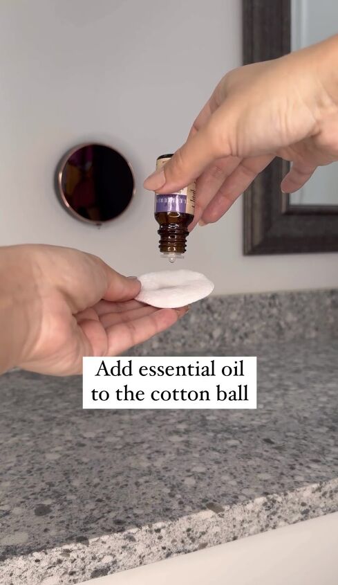how to make a bathroom smell good, Adding essential oil to a cotton round