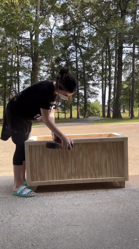 diy toy box, Sanding the toy box