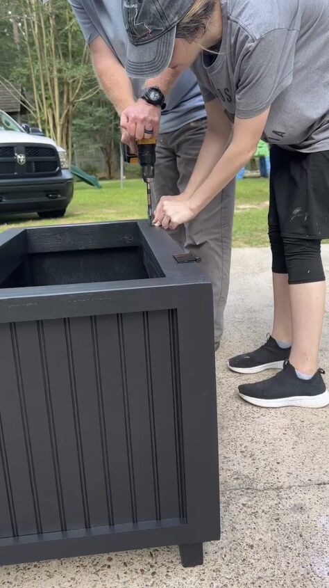 diy toy box, Attaching the hinges to the toy box