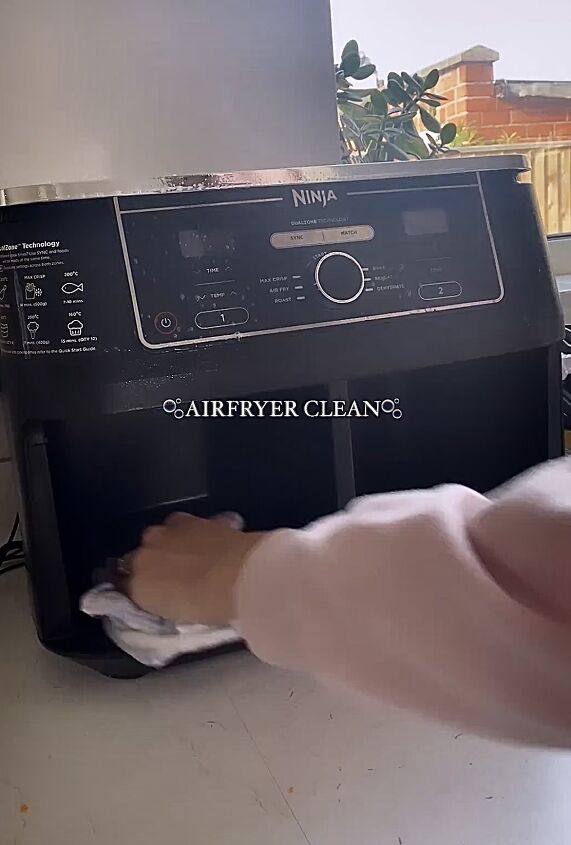 how to clean air fryer, How to clean an air fryer