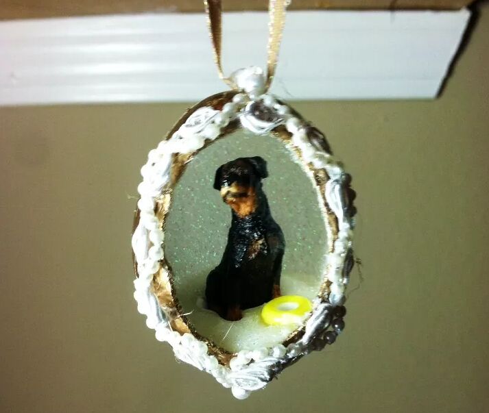 DIY eggshell ornament