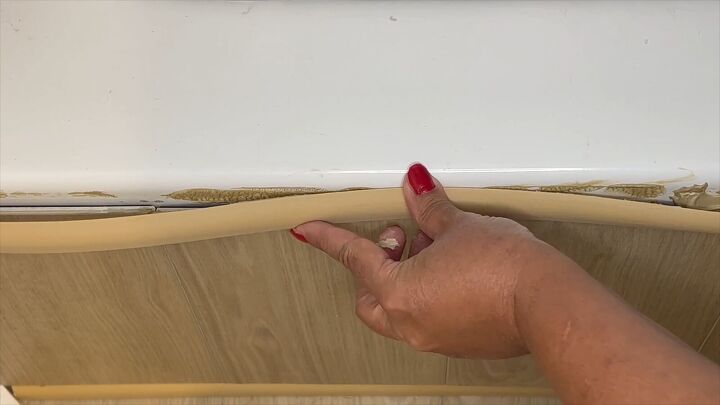 Install shoe molding