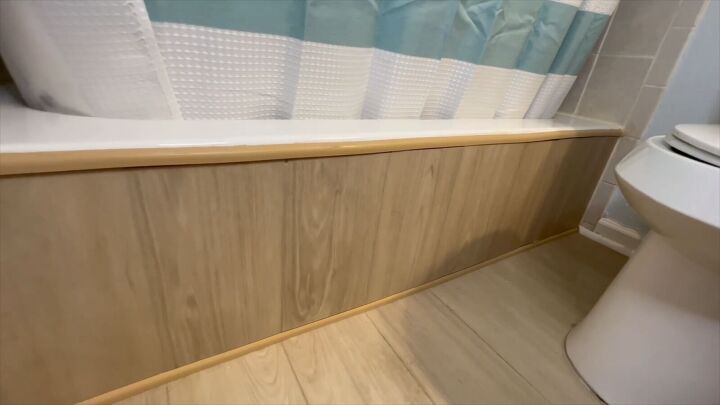 Vinyl plank bathtub surround